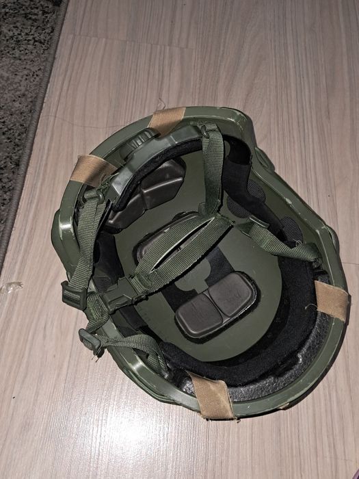 Каска военный ...