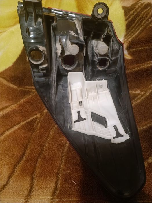 Продам фару на Subaru