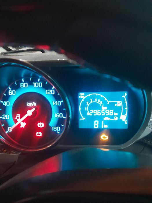 Спарк срочно сотилади