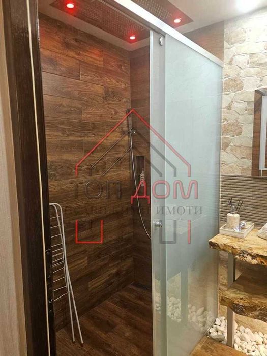 Дава се под наем Тристаен апартамент в Варна, Гръцка махала - 100 кв.м за 1450 € - Снимка #11