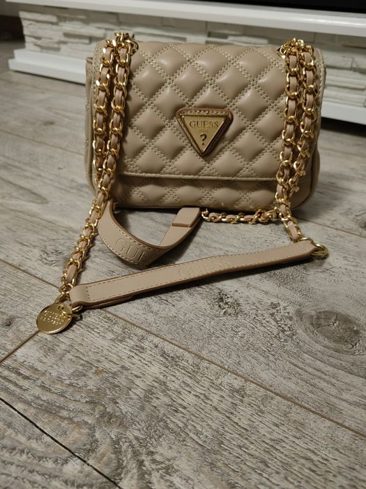 Genti dama.Modele diferite.Preturile difera in functie de model!