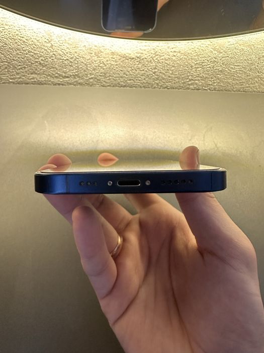 Продам Айфон 12 128ГБ