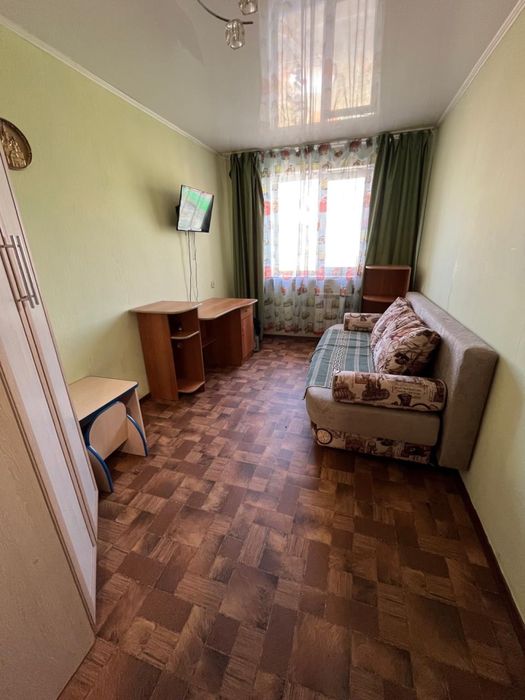 Продаётся 2 ком. р-н стадина Авангард.