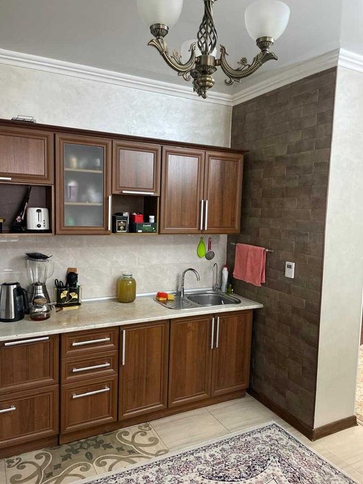 Продам 6 комнатный Дом Аян империя