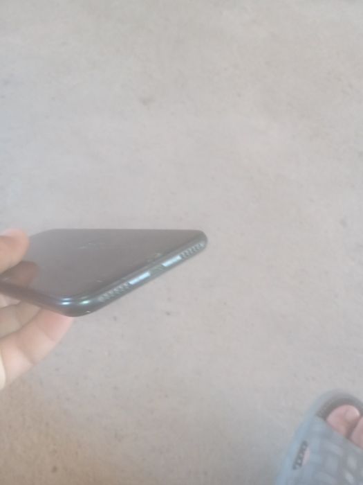 Honor8a xotirasi 32 aybi ekrani singan registratsiyaga tushgan lekin