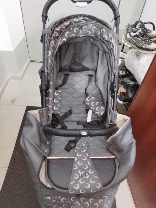 Продам коляску, очень легкая удобная