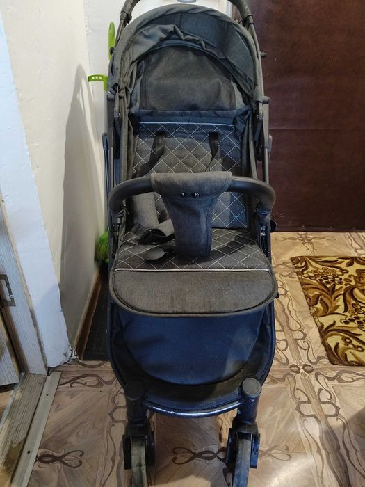 Продам прогулочную коляску