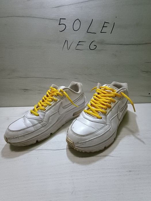 Adidași Nike Air Max !