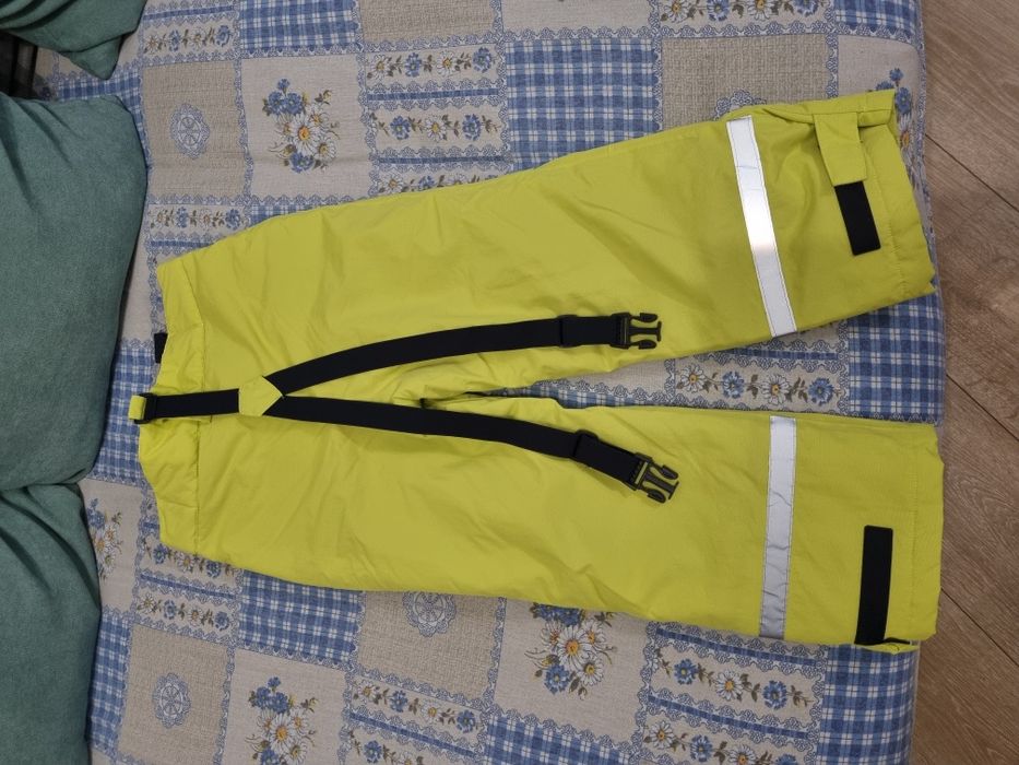 Ски гащеризон 6-7г и екип 4-6г