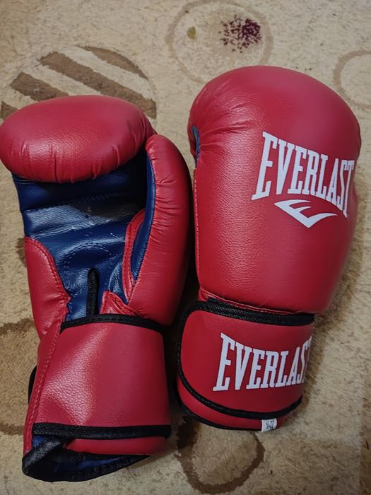 Перчатки боксёрские