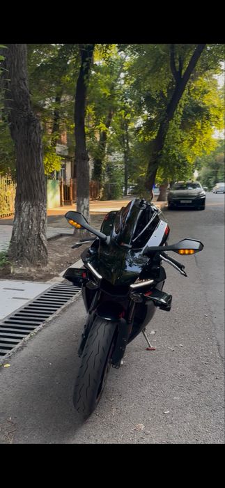 Yamaha R1 2018 в идеальном состоянии