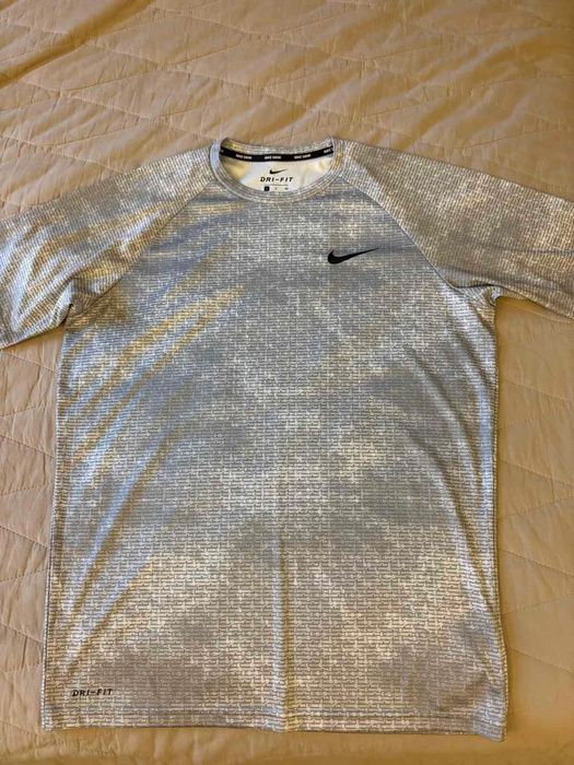 Nike плажна тениска S