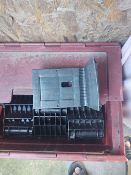 Bara pt blocat marfa și colțare