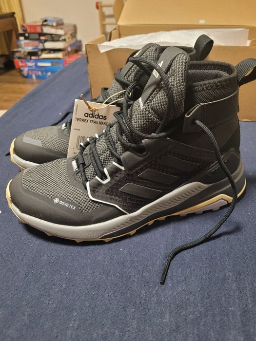 Gor tex Adidas дамски обувки