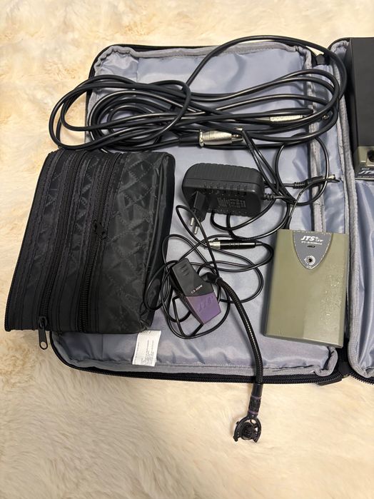 Продавам комплект микрофон JTS