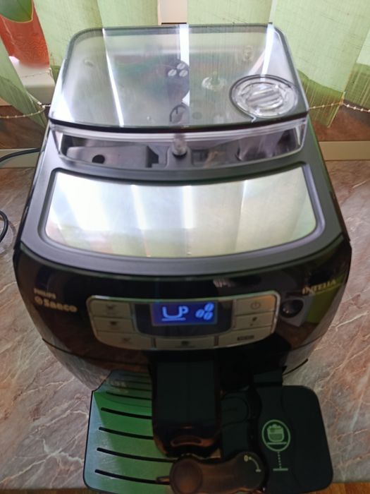 Espressor: Saeco intelia one touch cappuccino