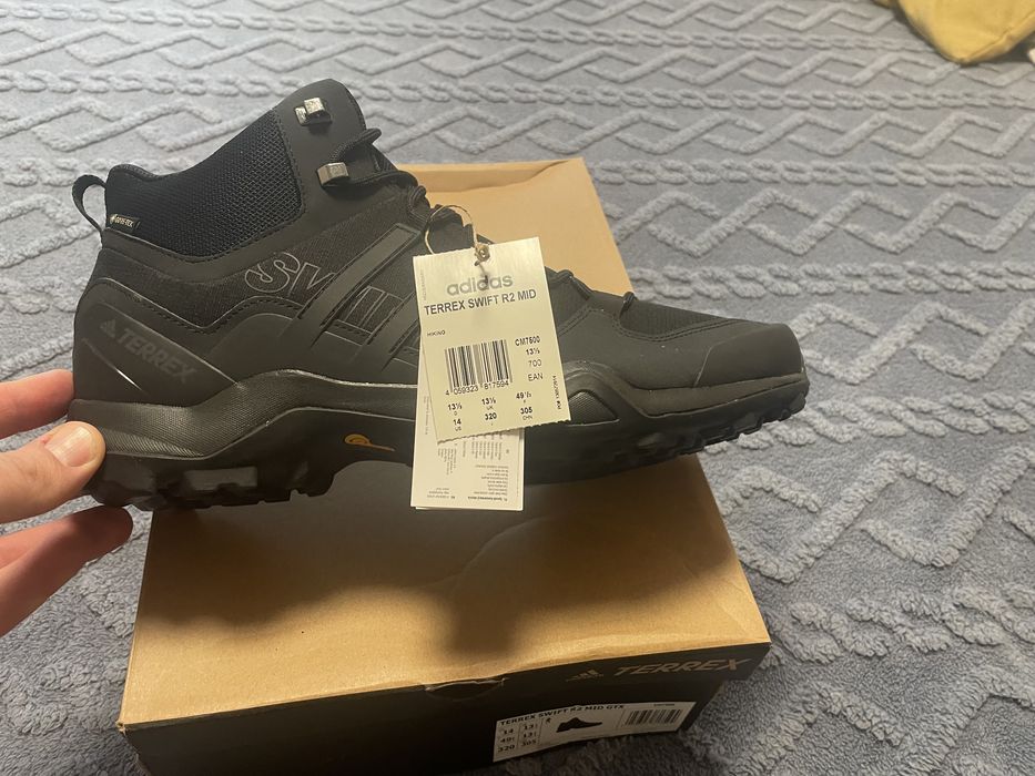 Маратонки адидас -нови 49 1/3