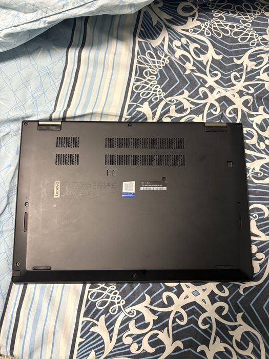 Leptop lenovo cu ecran cu touch