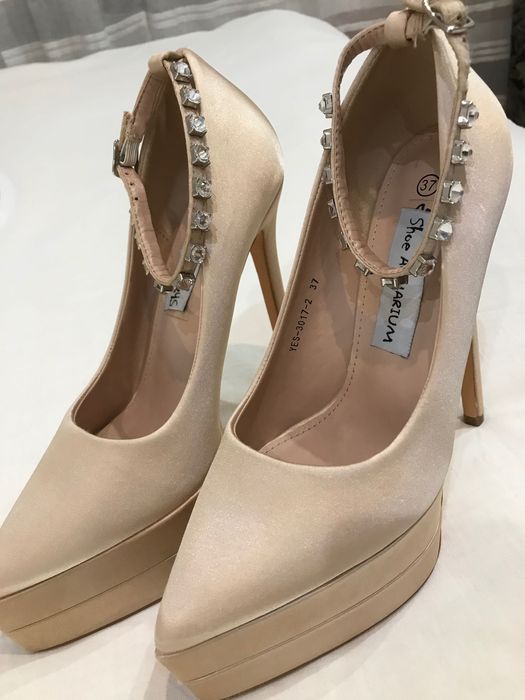 Обувки на ток от shoe aquarium