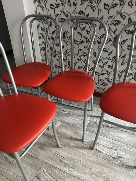 Продам стулья 4 штук