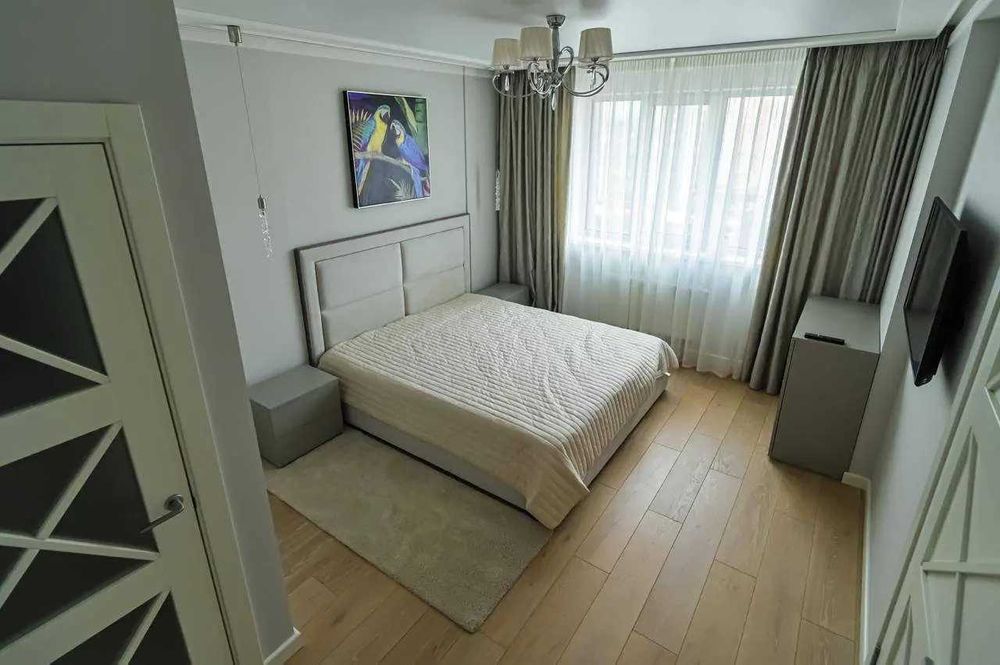 Дава се под наем Двустаен апартамент в София, Център - 56 кв.м за 433.5 € - Снимка #1