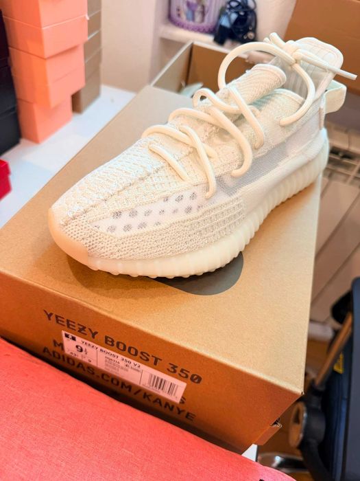 Adidasi Adidas YEEZY 350 V2 albi