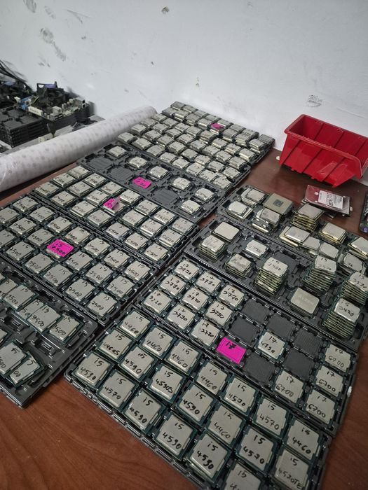 Procesoare i-uri,preturi bune, merita vazut!