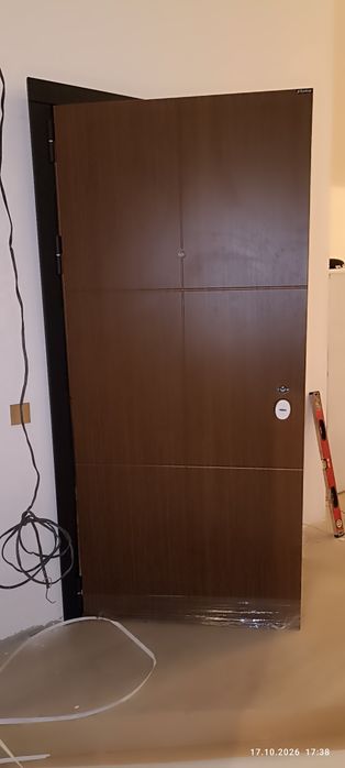 Продам двери металлические