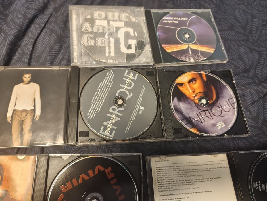 Касетки и дискове с музика