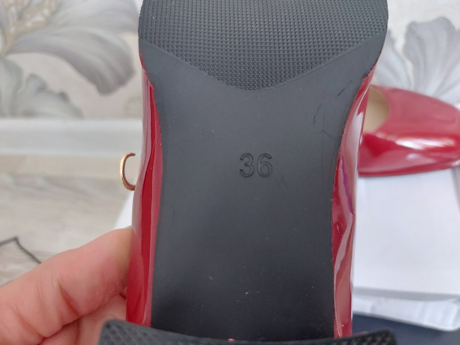 Новые туфельки. Бордового цвета.