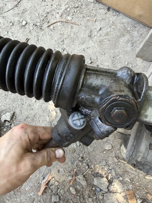 Прдам рулевую рейку субару легаси
