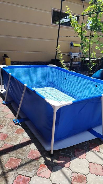 Бассейн INTEX...