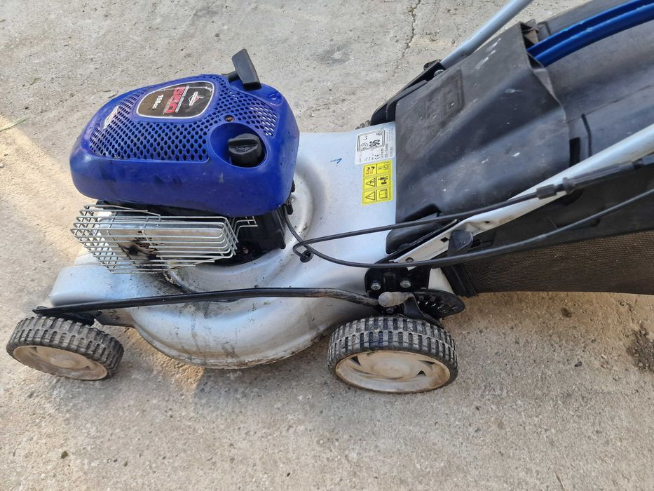 Masina de taiat iarba LuxTools pe benzina Briggs 3cp SAC si Tractiune