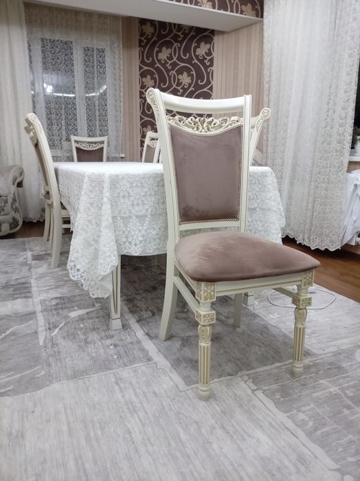 Продаётся стол и стулья 10штук