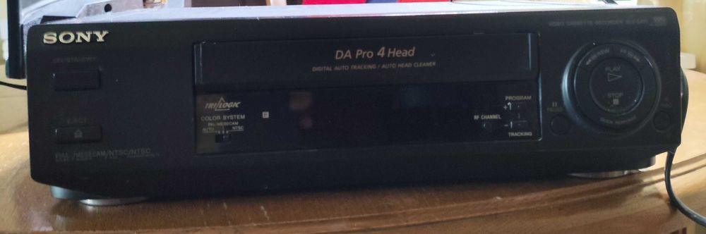 Продается видеокассетный магнитофон Sony