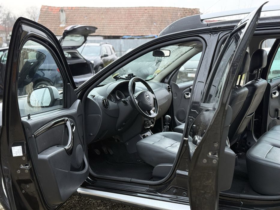 Dacia Duster 1.5 dci 110 CP Euro 5 11/2011 SE POATE IN RATE