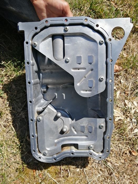 Vând baie de ulei motor 2,3 vr5 Passat 5.5, Golf 4