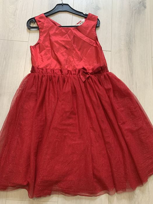 Rochii si pantaloni pentru fetita