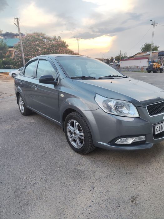 Nexia r3 sotiladi yaxshi holatda