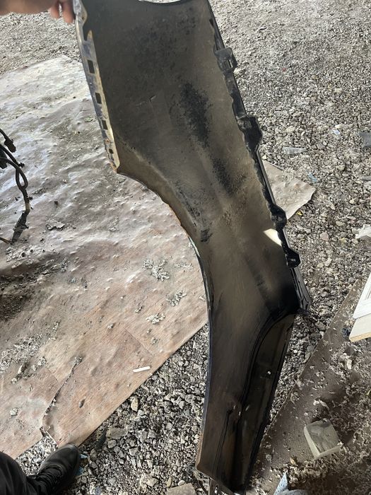 Крыло правое и левое переднее w211