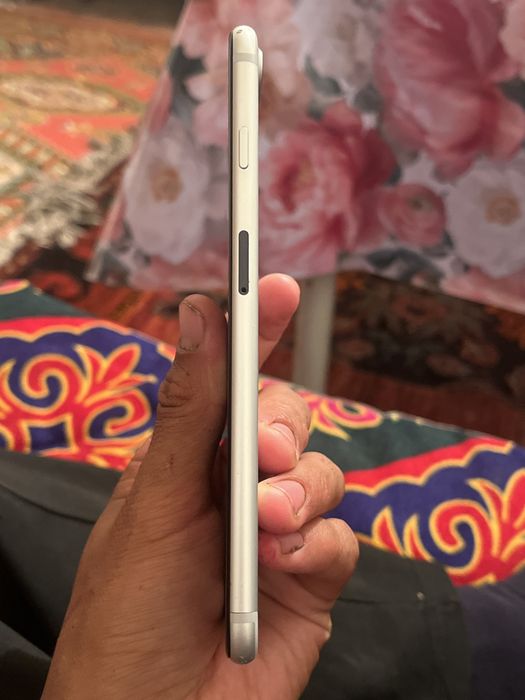 Продам iPhone 7+