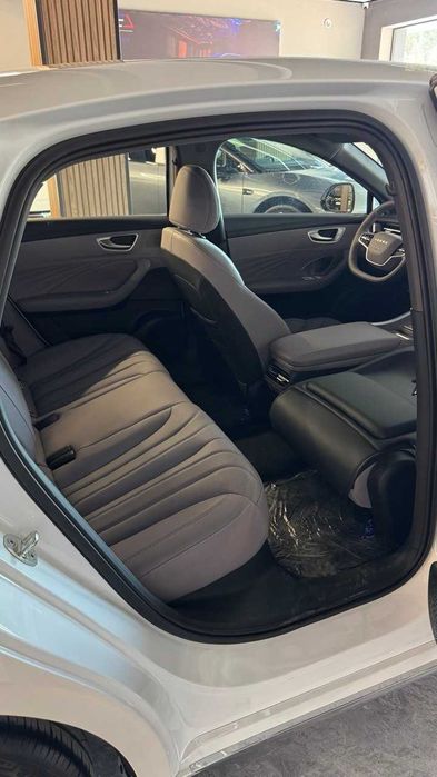 Roewe M7 full 3-позиция