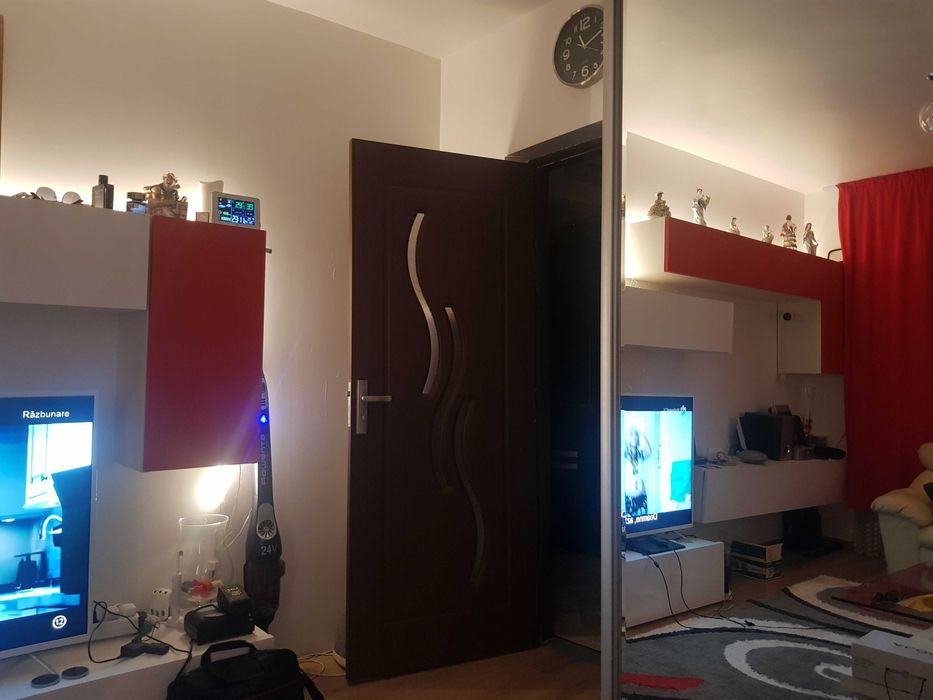 Vand sau schimb cu casa apartament decomandat 52M2.