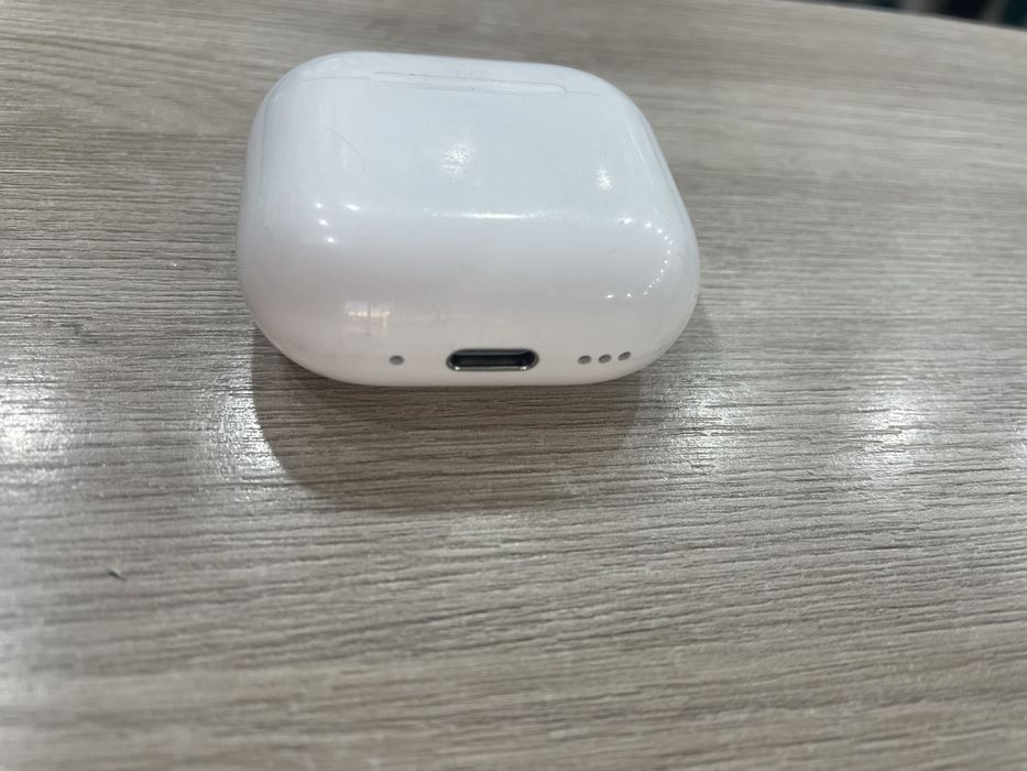 Кейс на оригинальный airpods 4 ANC