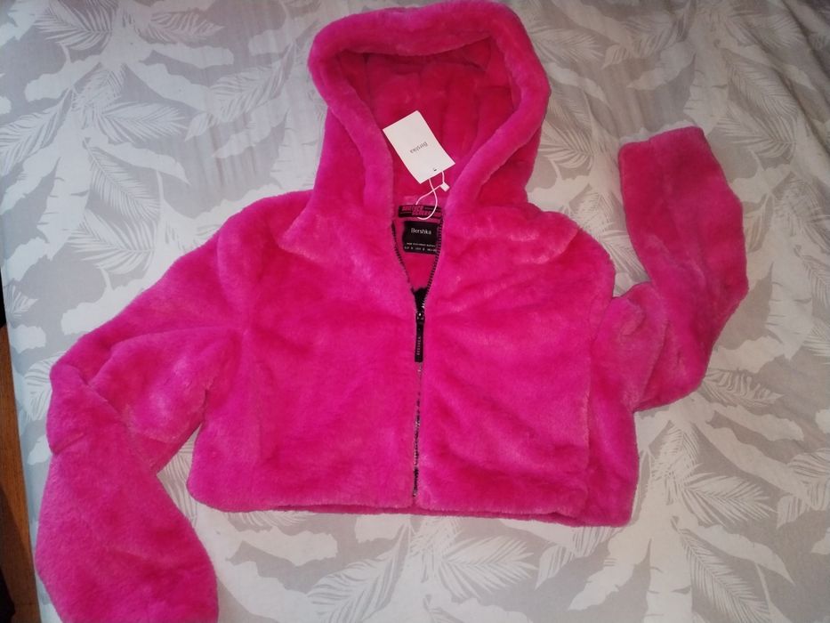 Яке BERSHKA размер S