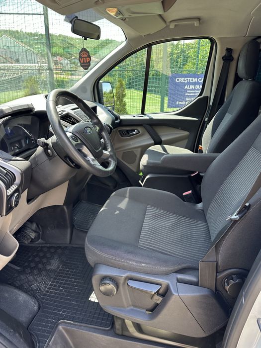 Ford Transit Custom 5 locuri
