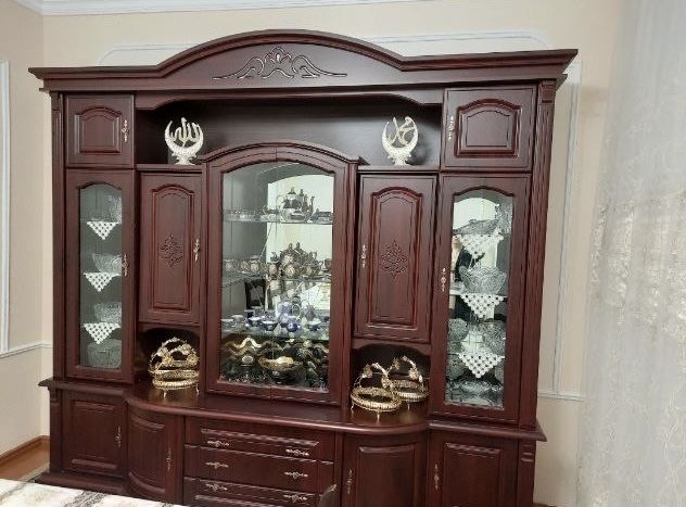 Продаю стенку для гостиной в хорошем состоянии