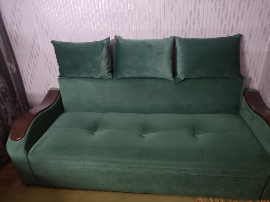 Продам диван в хорошем состояним