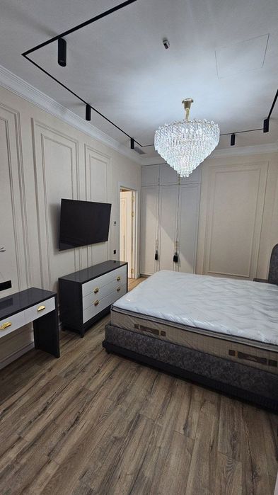 Nestoneda  35 etaj 2 xonali euro remont uy sotiladi