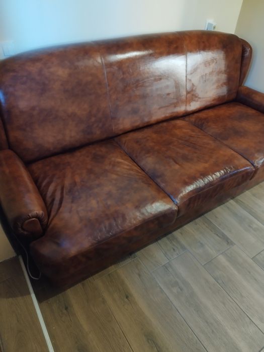 Висококачествен кожен диван